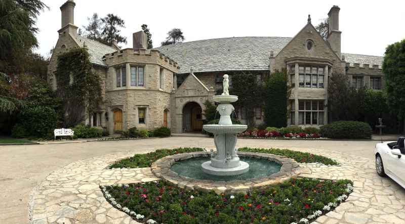 Rules of the Mansion Holly Madison Compares the Playboy Mansion to a Cult