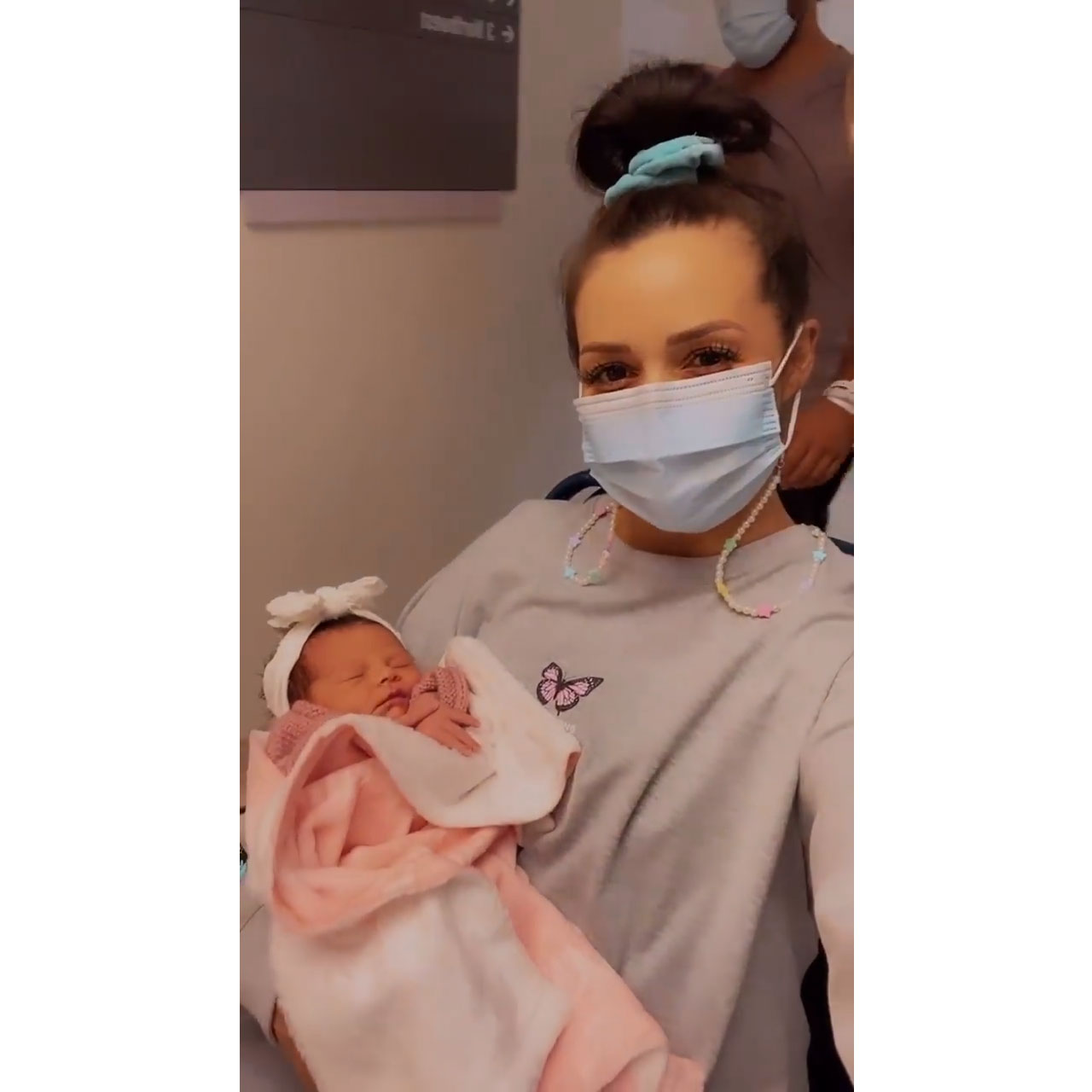Summer Moon Honey Instagram Heading Home Scheana Shay Leaves Hospital With Newborn