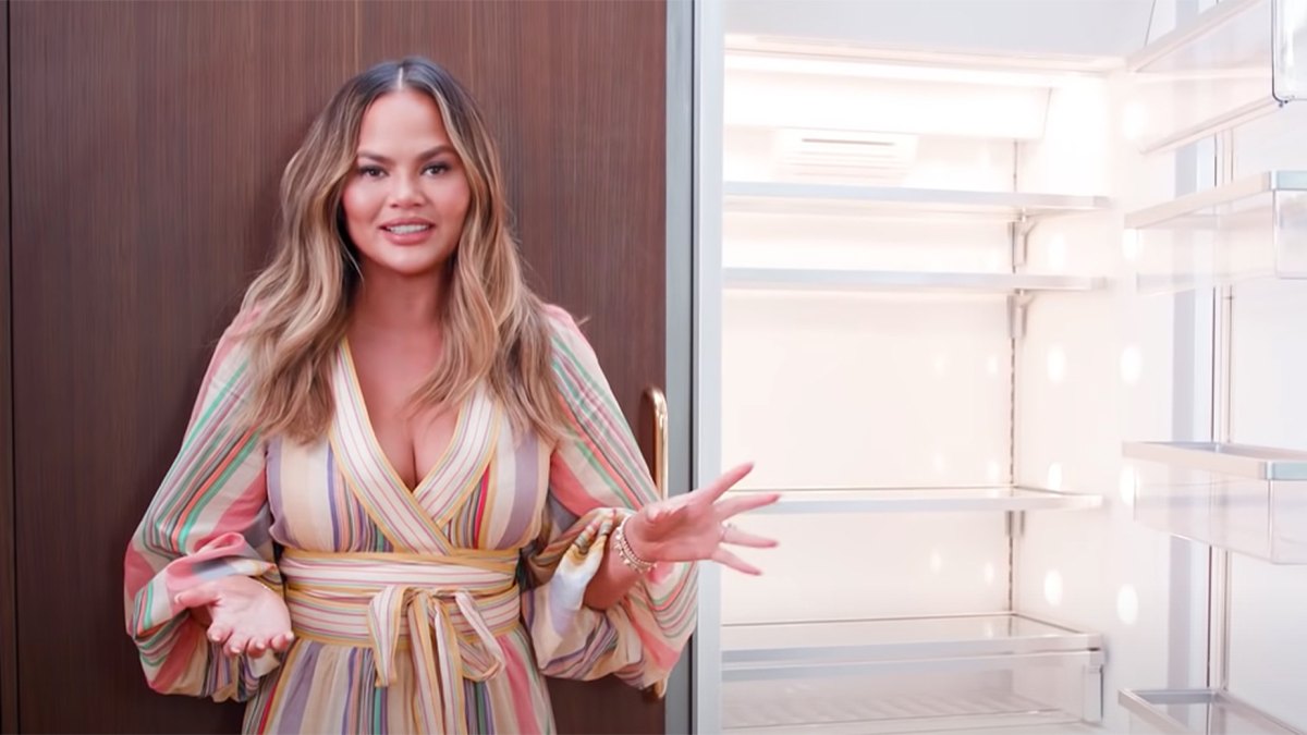 chrissy-teigen-wrap-top