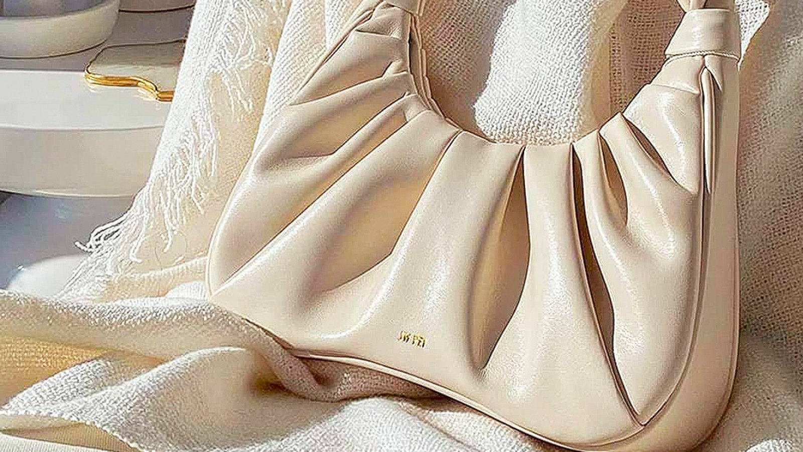 The Puffy Pillow Bag Trend Is Still Happening in 2021