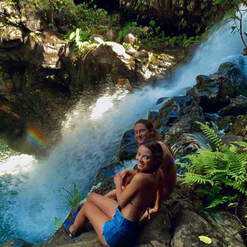 Aaron Rodgers and Shailene’s Maui Getaway With Friends