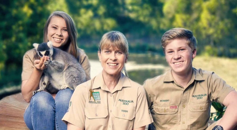 Bindi and Robert Irwin’s Touching Tributes to Late Dad Steve Irwin | Us ...