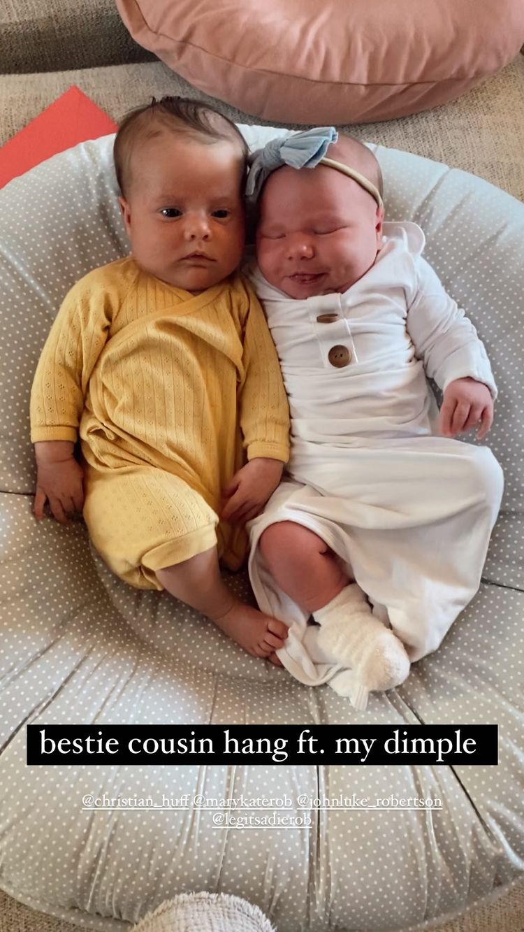 Duck Dynasty's Sadie and John Luke Robertson’s Baby Daughters Meet: Photo