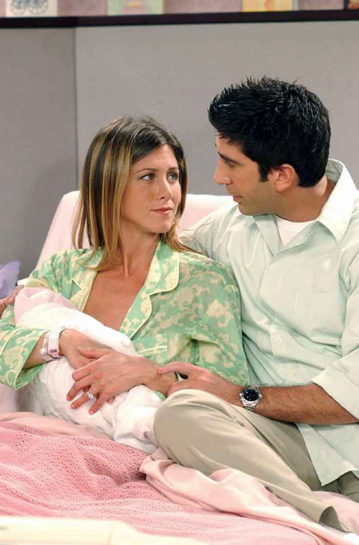 ‘Friends’ Producers Detail ‘Electricity’ Between Jennifer Aniston and David Schwimmer: ‘Everybody Was Suspicious’
