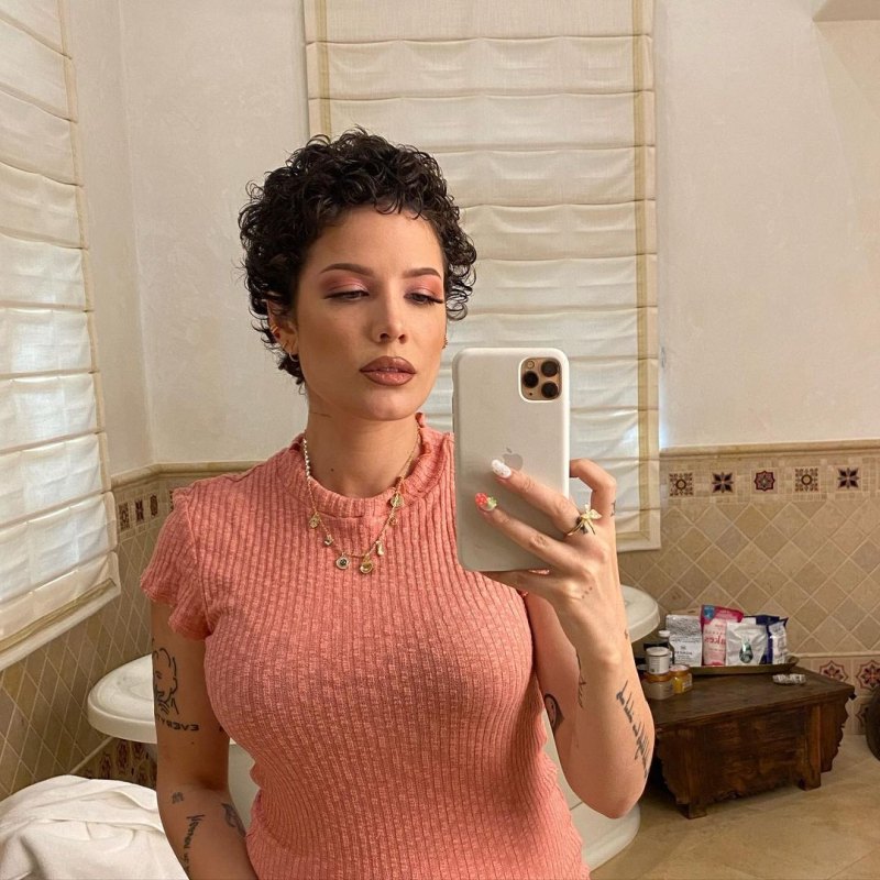 Halsey Shows Their Baby Bump Progress: Pregnancy Pics Pretty in Pink