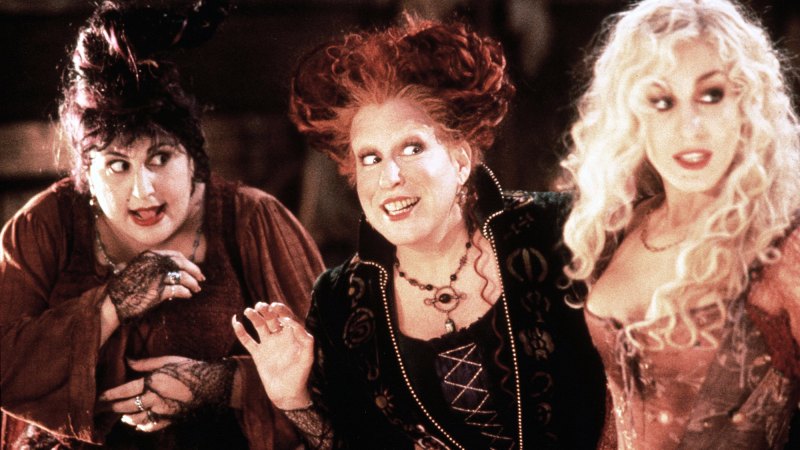 Hocus Pocus 2 With Bette Midler Sarah Jessica Parker and Kathy Najimy Is Officially Happening Inline