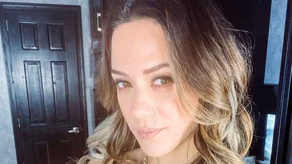Jana Kramer Reminds Herself to 'Laugh' During 'Single Dinner' Amid Divorce