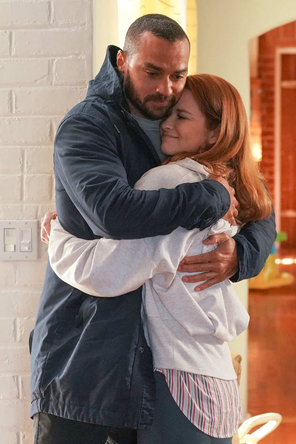 Jesse Williams Exits Grey&rsquo;s Anatomy Ahead of Season 17 Finale Sarah Drew