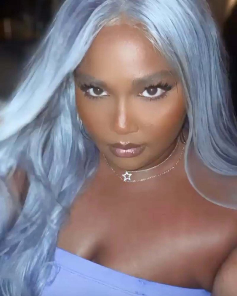 Lizzos Icy Wig Chrome Nails May Be Her Best Beauty Look Yet Pic