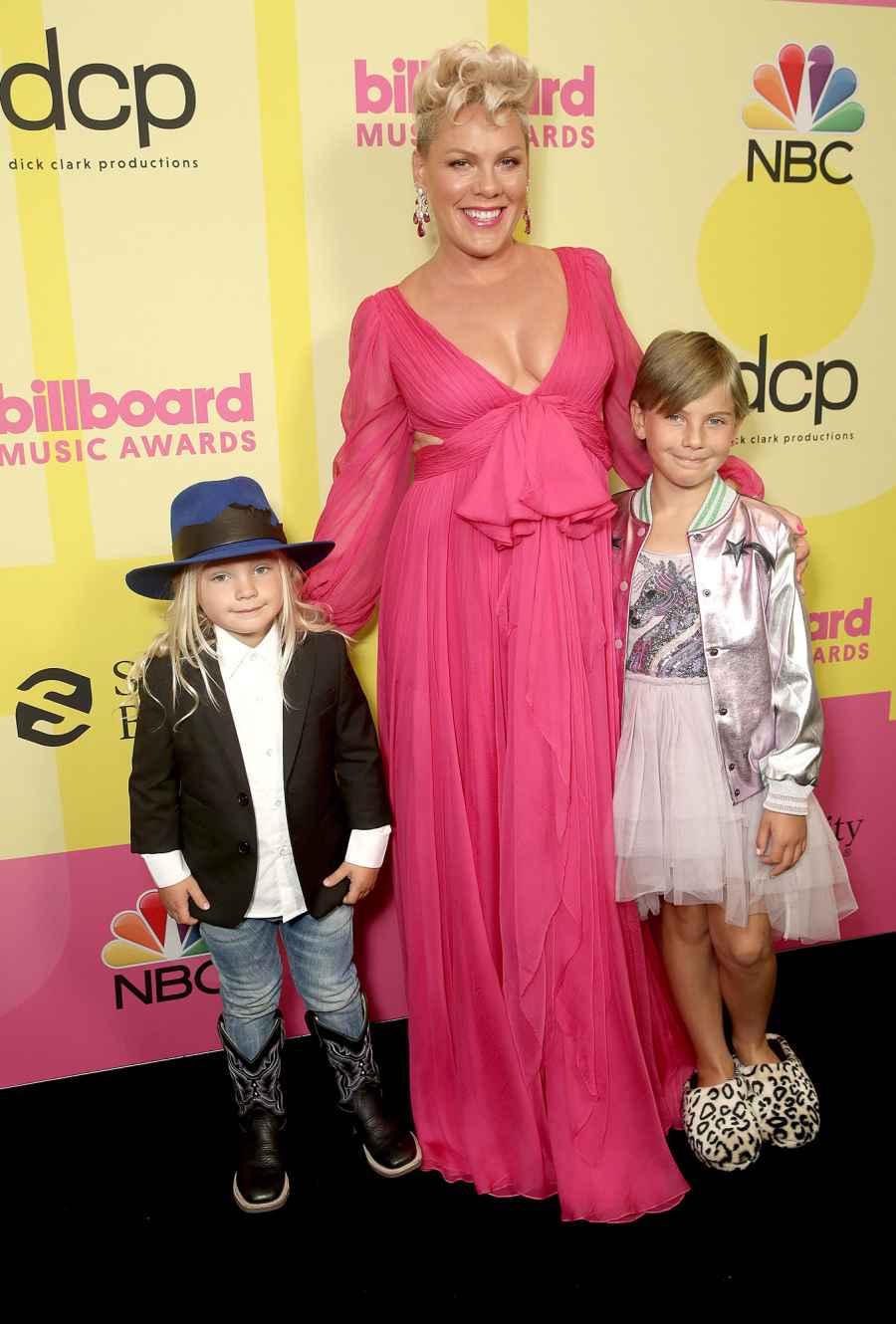 Pink Brings Daughter Willow and Son Jameson as Her Dates to the Billboard Music Awards 2021 2