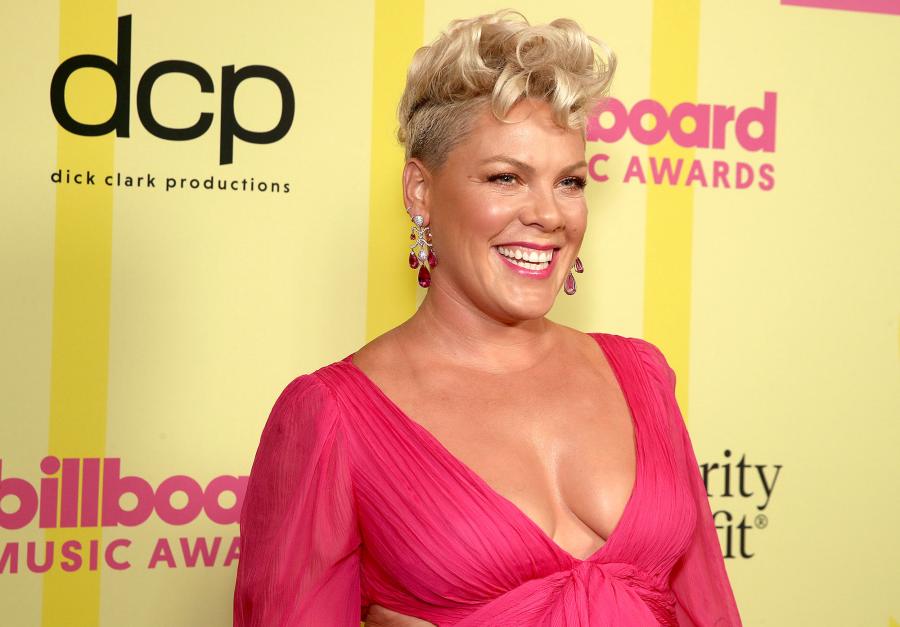 Pink Brings Daughter Willow and Son Jameson as Her Dates to the Billboard Music Awards 2021 3