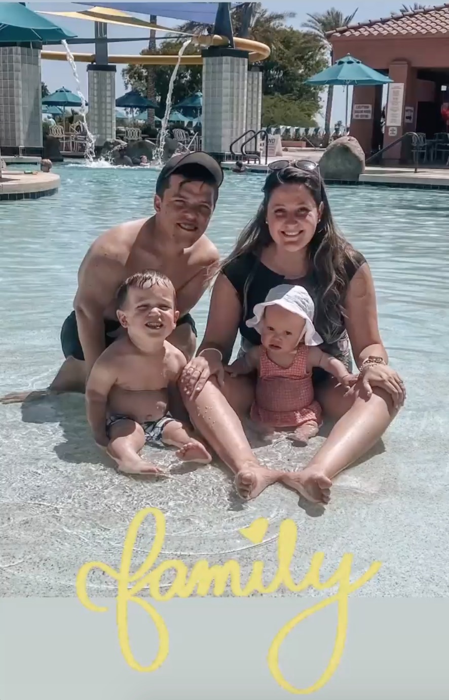 Pool Play! Tori and Zach Roloff Take 2 Kids on Arizona Vacation
