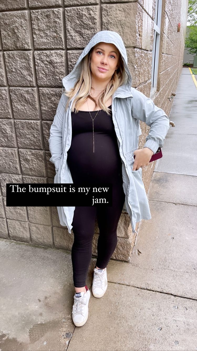 Pregnant Shawn Johnson: I’ve ‘Officially Started the Hands-on-Back Pose' Maternity Fashion