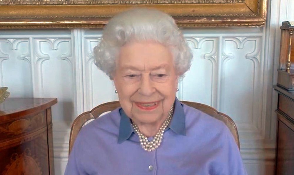 Queen Elizabeth II Giggles While Reminiscing About Live Saving Award She Received 80 Years Ago 2