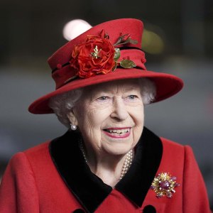 Queen Elizabeth II Honored With Traditional Tribute Outside Buckingham Palace Following Her Death