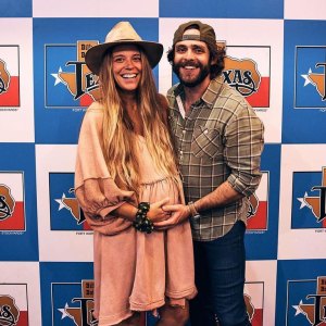 Thomas Rhett Explains How He Found Out About Wife Lauren Akins Pregnancy 2