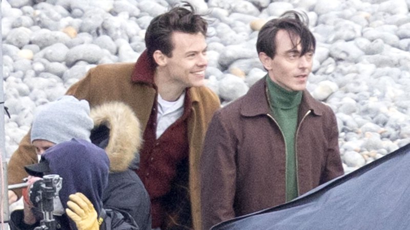 'My Policeman’ Pics Offer 1st Look at Harry Styles, Emma Corrin's Characters