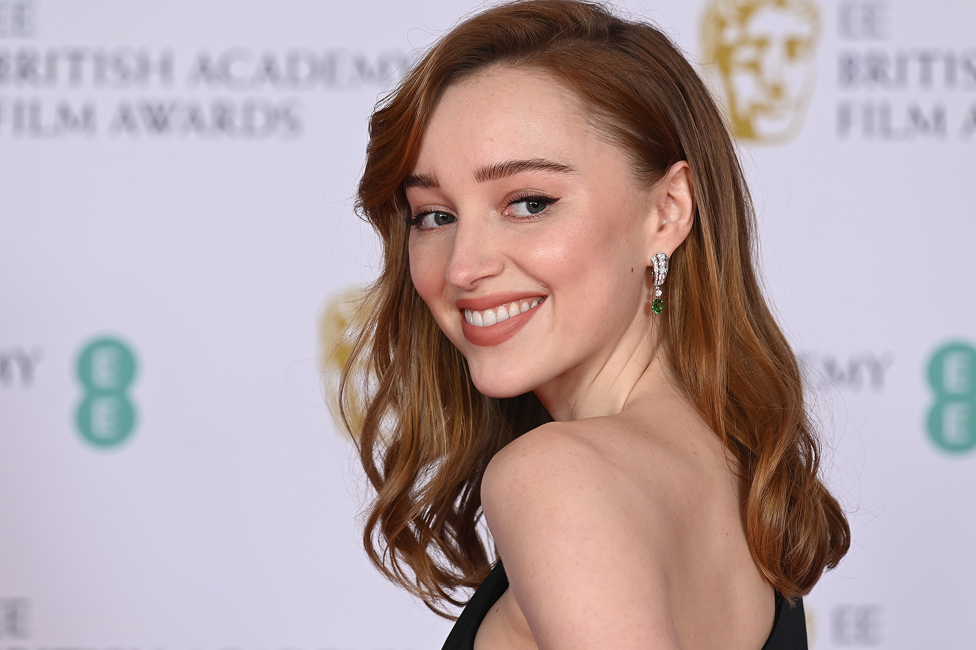 phoebe-dynevor
