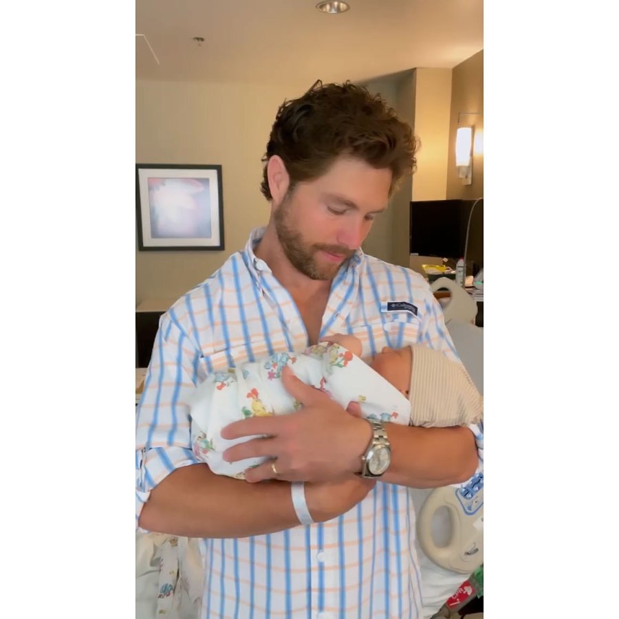Bachelor Lauren Bushnell Shares Footage From 2-Week-Old Son Dutton Birth 8