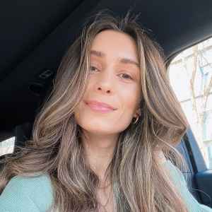 Bachelor’s Pregnant Astrid Loch Shows Baby Bump Progress: I’ve ‘Popped’