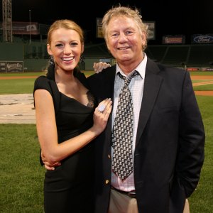Blake Lively Honors Her Late Dad Ernie on 1st Father’s Day After His Death 2