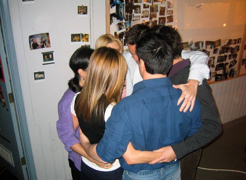 friends-cast-s-equal-1-million-pay-eliminated-bitterness-us-weekly