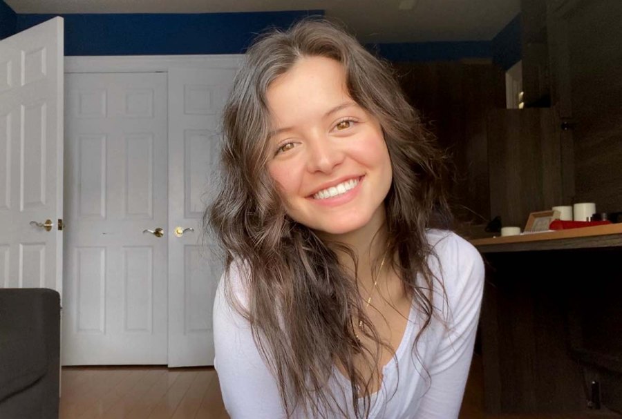 Ginny Georgia Cast Who They Are Dating Off Set