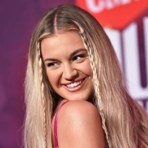 Kelsea Ballerini Is Giving Us All the Barbie Vibes at the 2021 CMTs