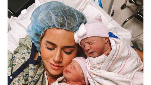 Lauren Burnham and Arie Luyendyk Jr Share 1st Photos of Newborn Twins 2