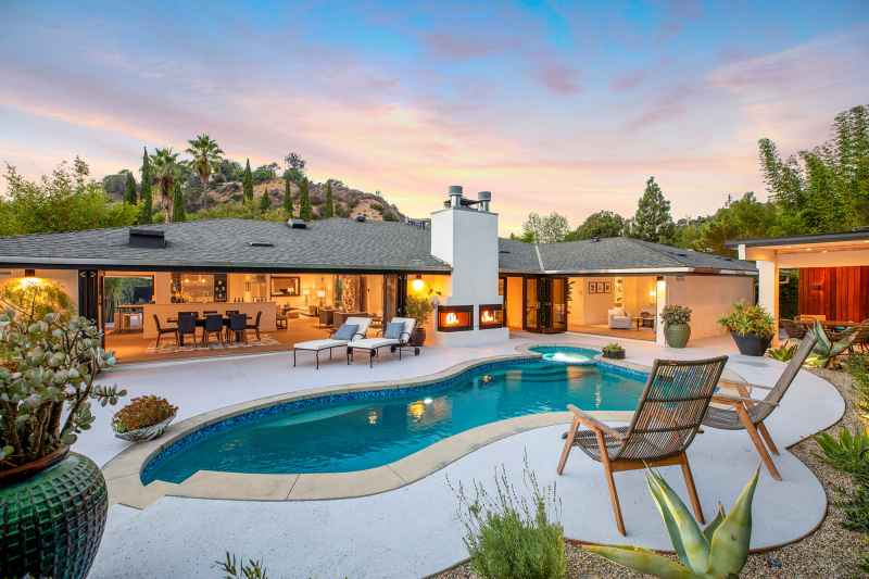 Look Inside Chrishell Stauses New Hollywood Hills Mansion Photos 