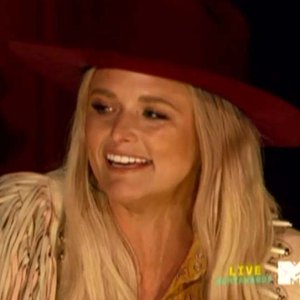 CMT Awards 2021 Miranda Lambert Honors Her Texas Roots During CMTs Campfire Performance