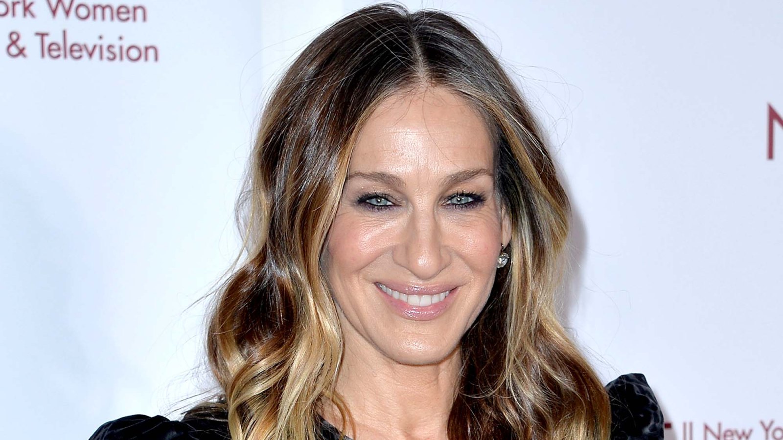 Sarah Jessica Parker Visits Carries Apartment Ahead of 1st Sex City Series Table Read Pics