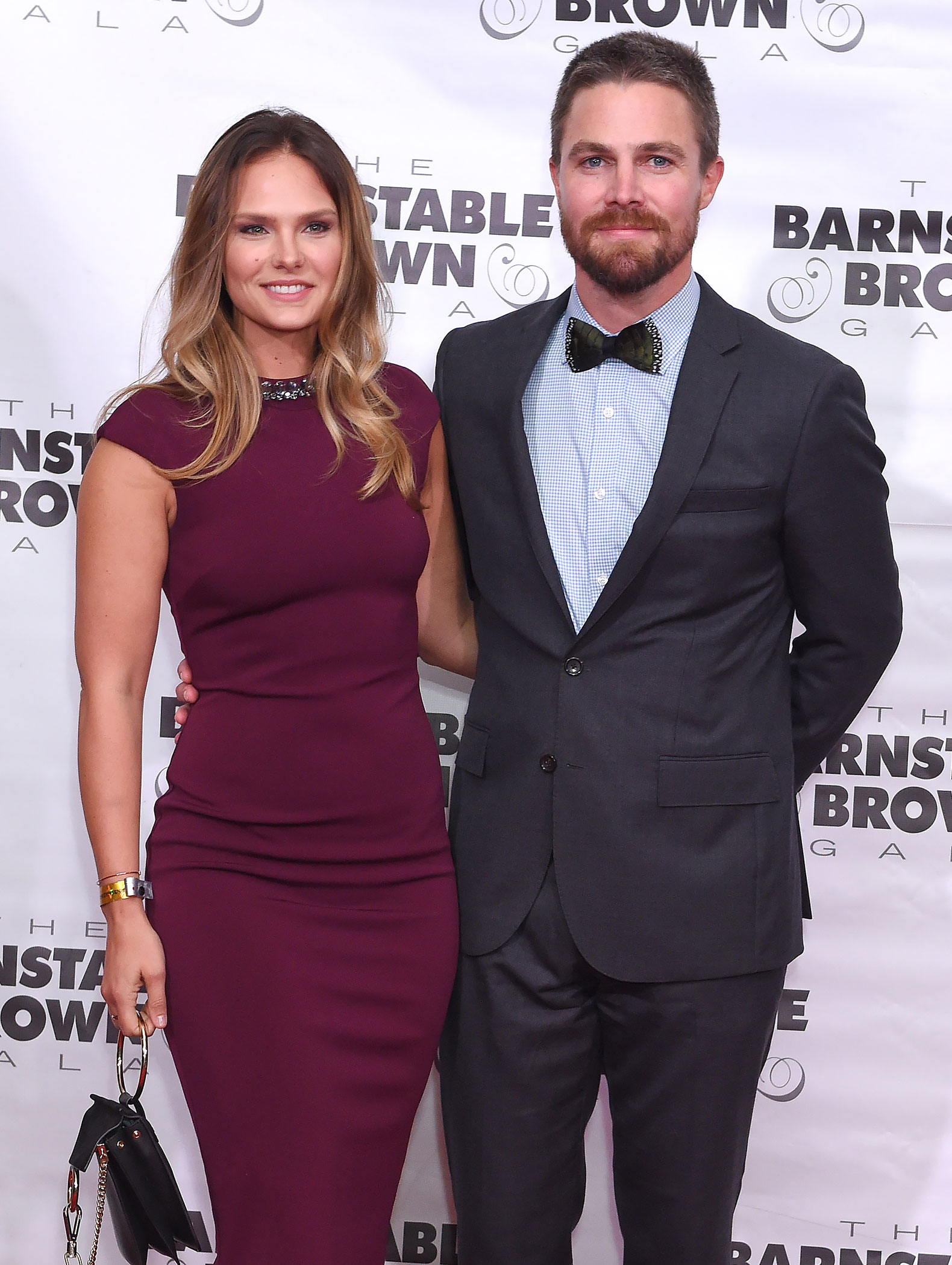 Lege med plast craft Stephen Amell's Wife Called Him a 'Diva' Before Plane Incident