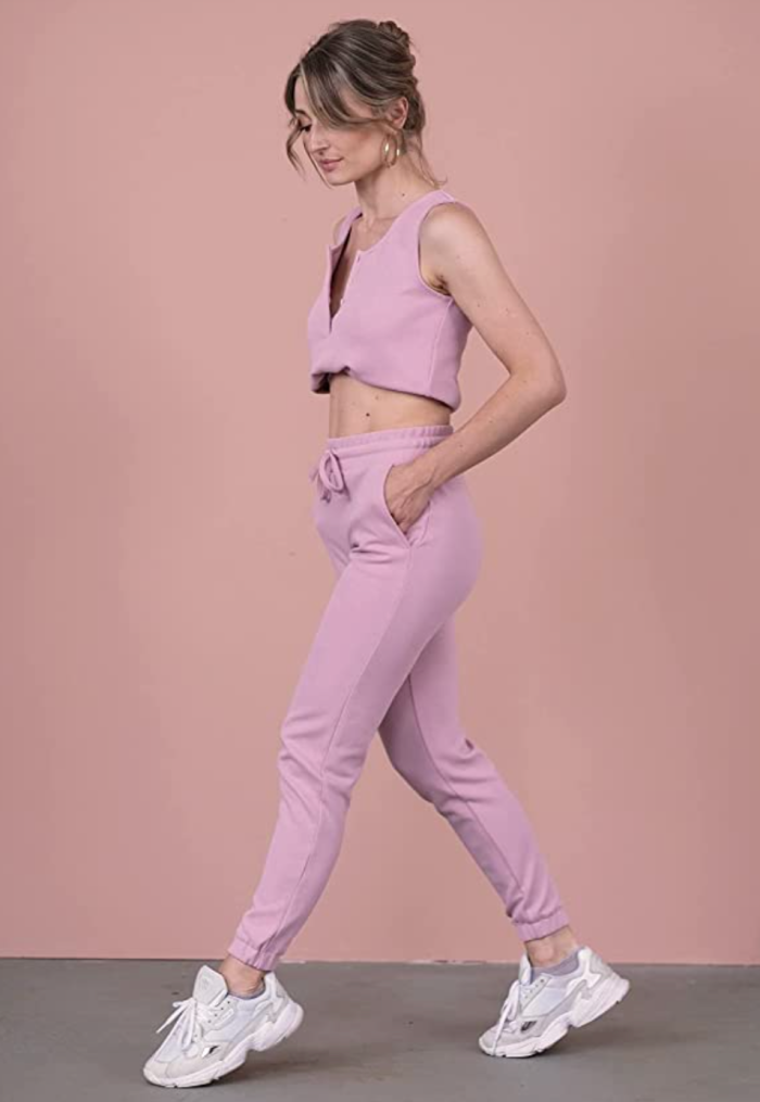 Vintage pink The Drop joggers for women by @olesjaswelt