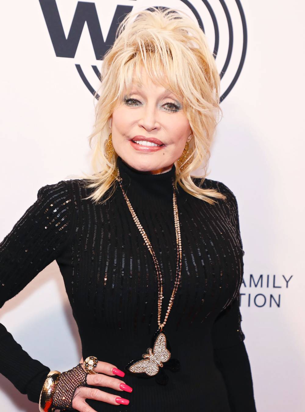 The Hilarious Reason Dolly Parton Sleeps With a Full Face of Makeup
