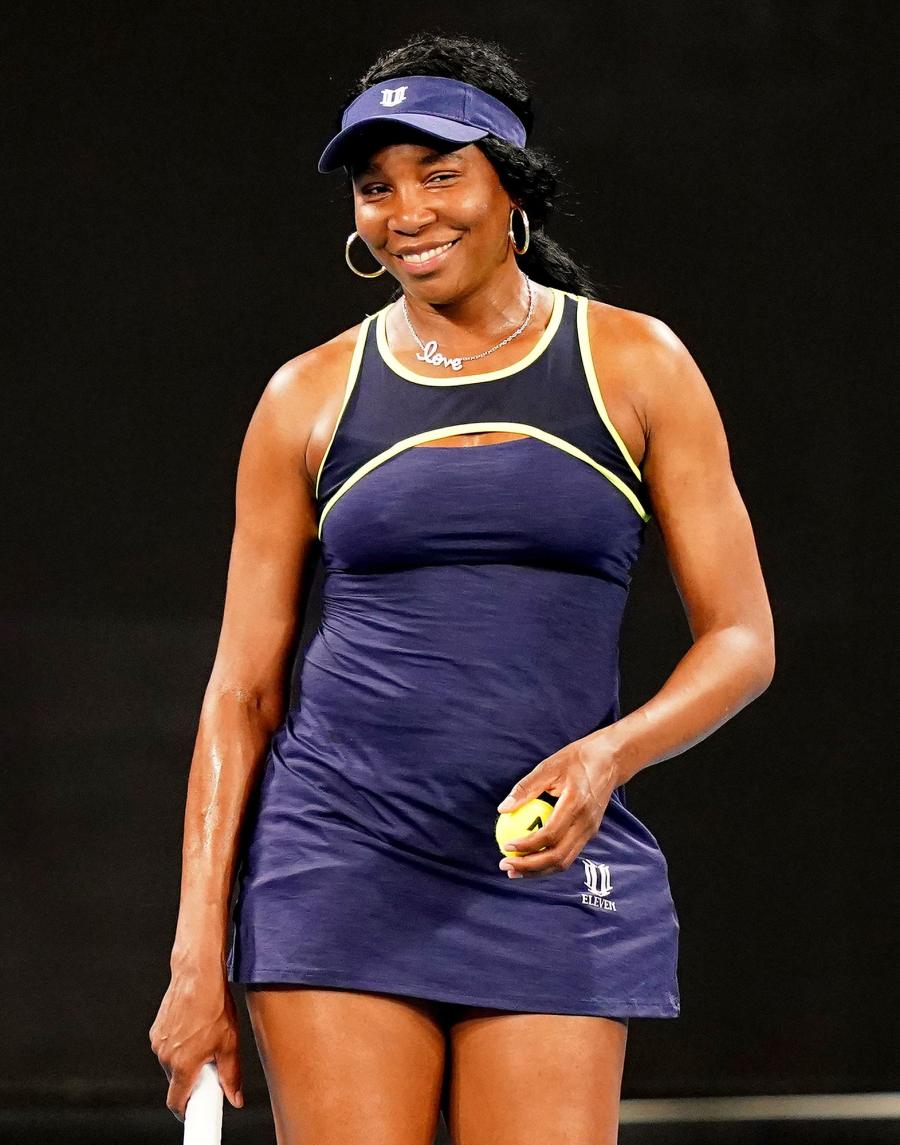 Venus Williams Naomi Osaka Exits French Open Celebs React
