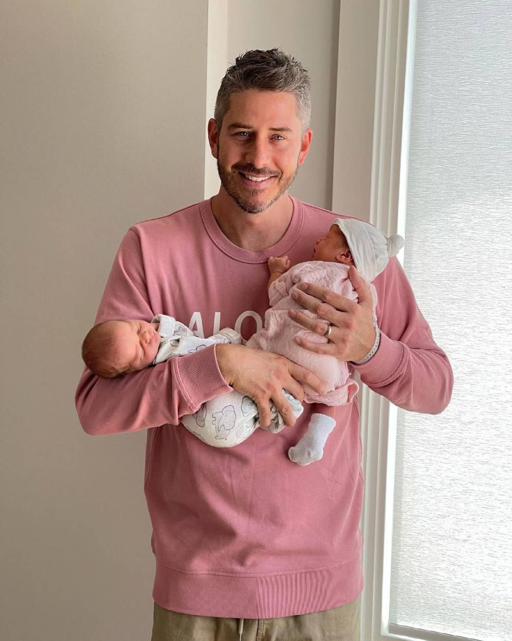 Bachelor&rsquo;s Lauren Burnham and Arie Luyendyk Jr. Bring Daughter Home From Hospital After Respiratory Issues