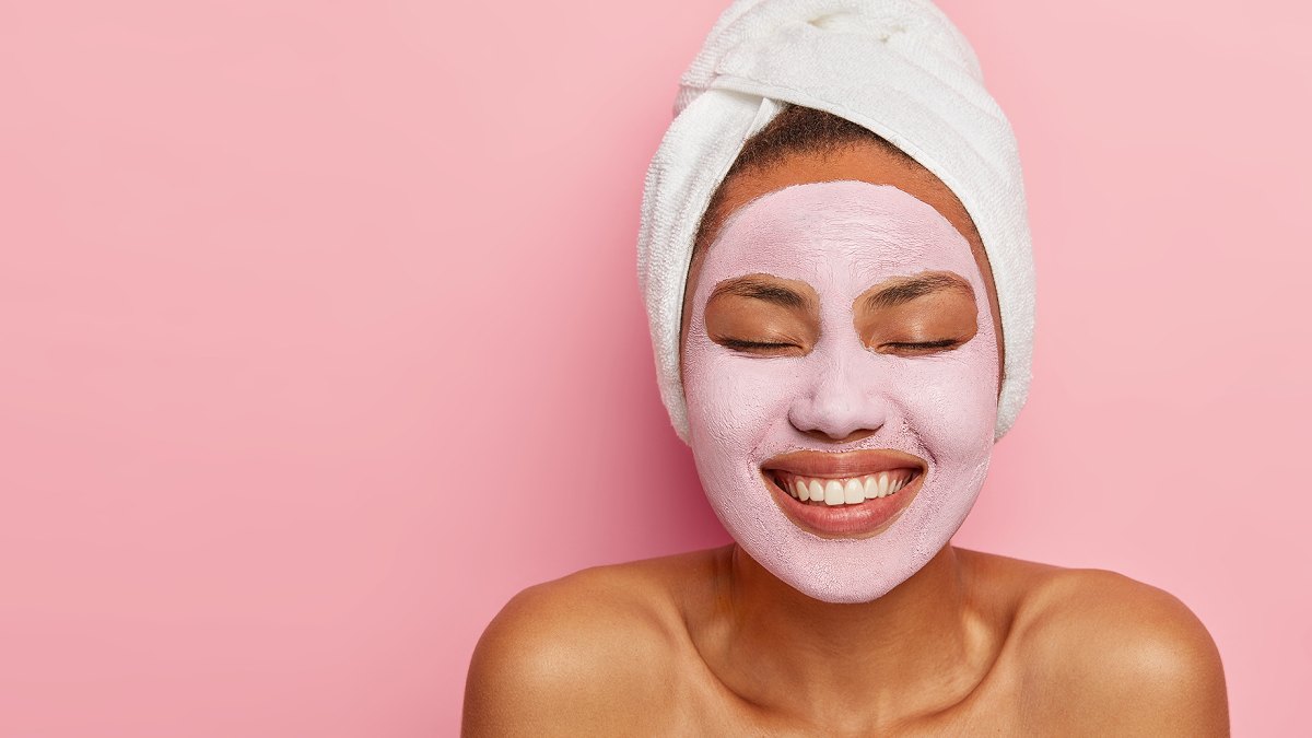pink-clay-mask-skincare