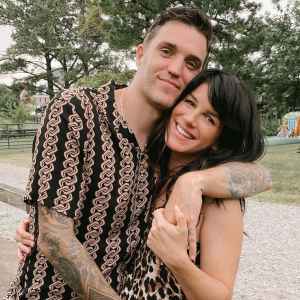 90210s Shenae Grimes Beech Gives Birth Welcomes 2nd Child With Husband Josh Beech