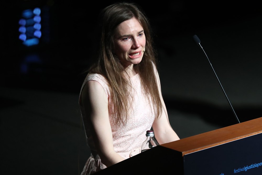Amanda Knox Reveals She Suffered Miscarriage: I&rsquo;m &lsquo;Trying and Failing to Be OK'