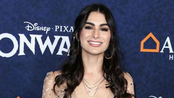 Bachelor Ashley Iaconetti Pregnancy Acne 3