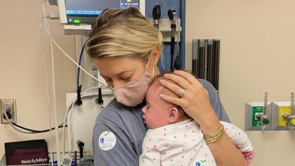 Bachelor Lesley Murphy Reflects on Crazy 36 Hours in Emergency Room With Daughter Nora 6