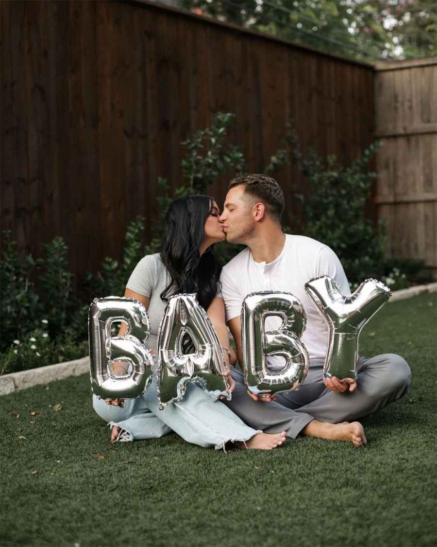 Bachelor Raven Gates Pregnant Expecting 1st Child With Husband Adam Gottschalk Courtney Matthews Photography 6