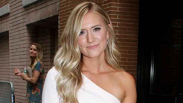 Bachelor’s Lauren Burnham ‘Is Struggling With Mastitis’: It’s ‘Really Tough'