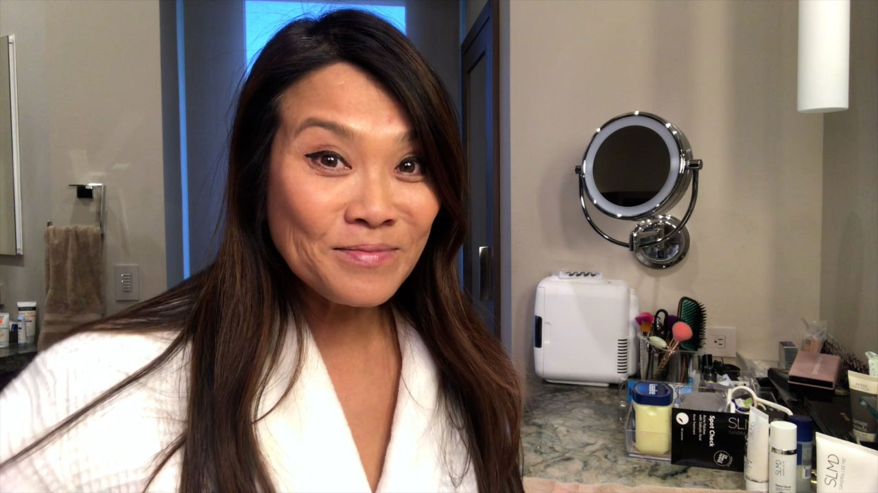 Dr. Pimple Popper Sandra Lee Shows Us How She Gets Her Beauty Sleep
