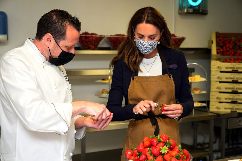 Duchess Kate Helps Makes a Strawberry Cake at the Wimbledon Championships