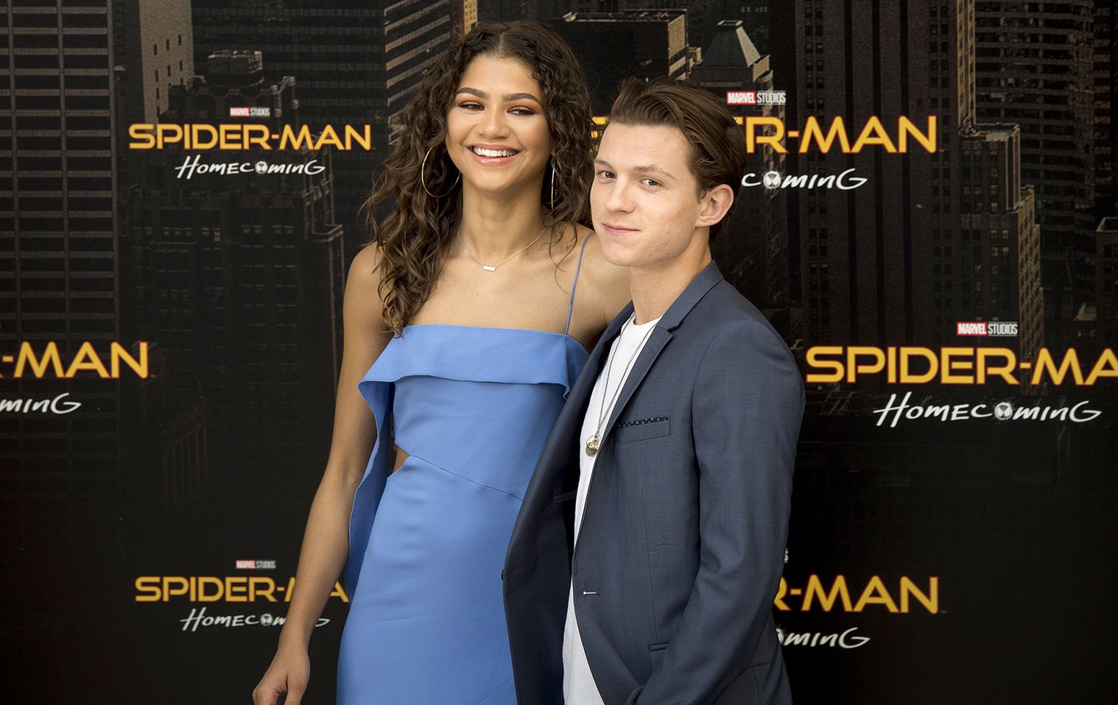 Leaked zendaya kissing with tom holland in a car video