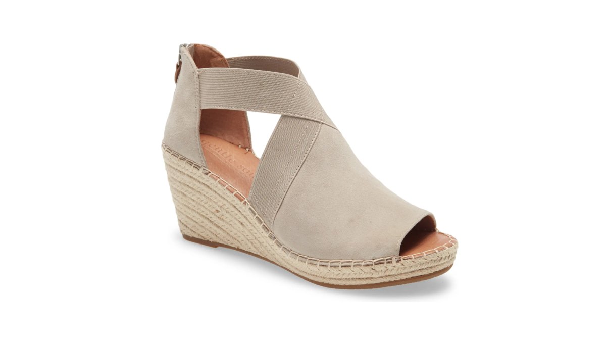 Gentle Souls by Kenneth Cole Signature Colleen Wedge Sandal
