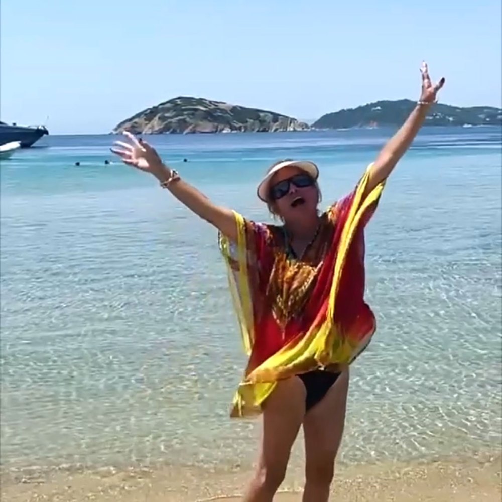 Goldie Hawn Dancing Mamma Mia Greek Vacation 2