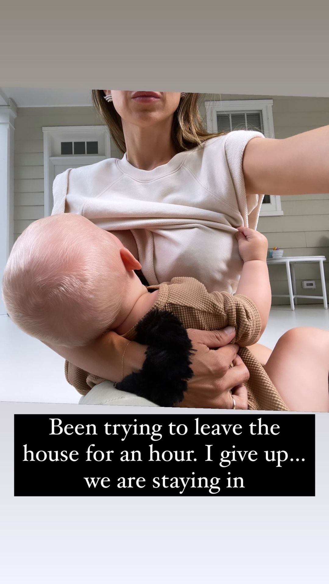 LOOK AT MY BOOBS! Oops I mean, breastfeeding : r/HilariaBaldwin